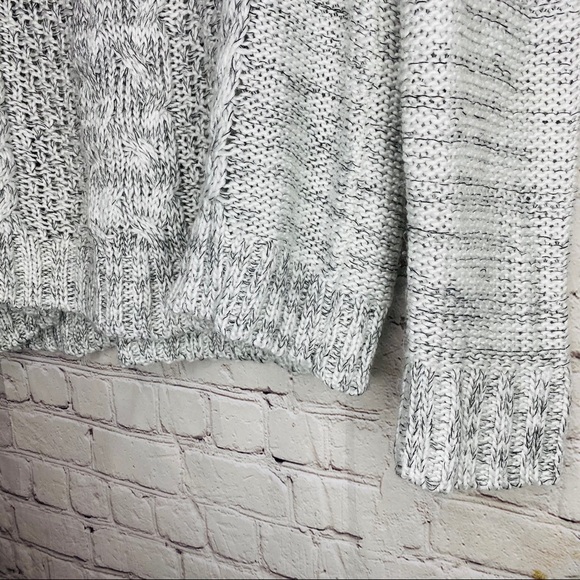 Westport Women’s Knitted Sweater Gray and White XL - Picture 4 of 10